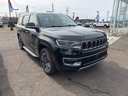 Used 2024 Jeep Wagoneer Series II w/ Flexible Seating Group image 1