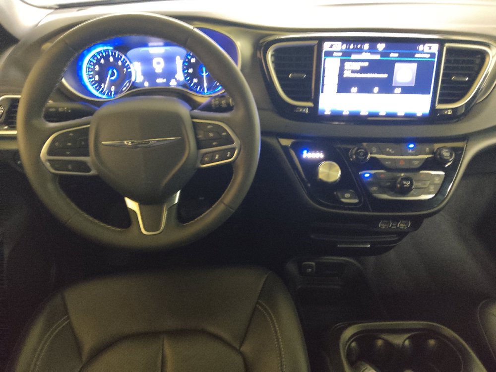 Used 2025 Chrysler Pacifica Select FWD image 22