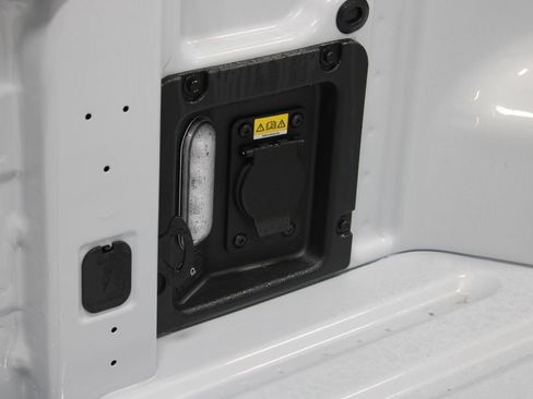 New 2025 Ford Maverick XLT w/ XLT Luxury Package image 18