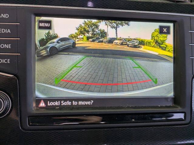 Used 2017 Volkswagen GTI SE FWD image 9