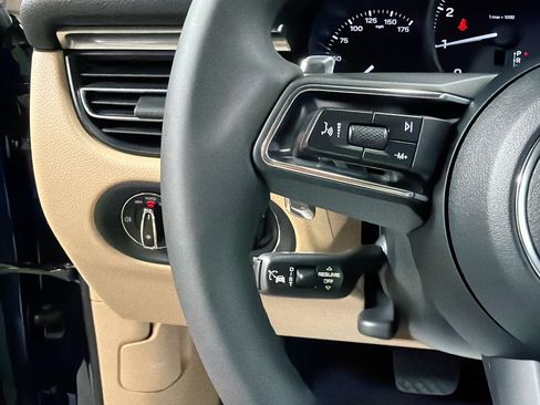 Certified 2026 Porsche Macan AWD/4WD image 37