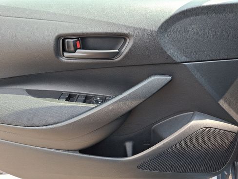 Used 2025 Toyota Corolla LE FWD image 13