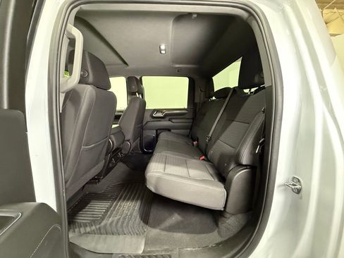 Used 2024 Chevrolet Silverado 2500 LT image 18