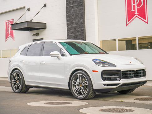 Used 2020 Porsche Cayenne Turbo AWD/4WD image 54