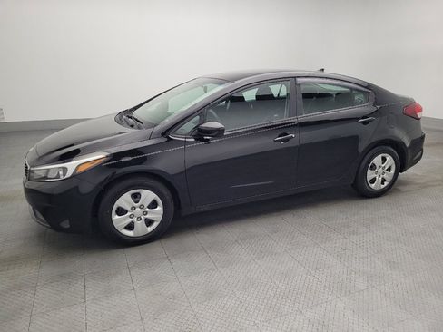 Used 2017 Kia Forte LX image 2