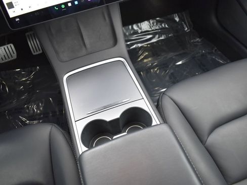 Used 2021 Tesla Model 3 Performance image 18