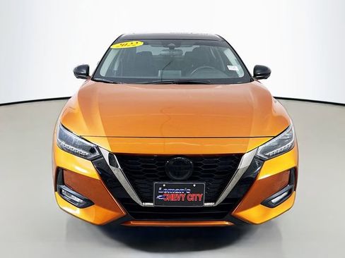 Used 2022 Nissan Sentra SR w/ SR Premium Package image 2