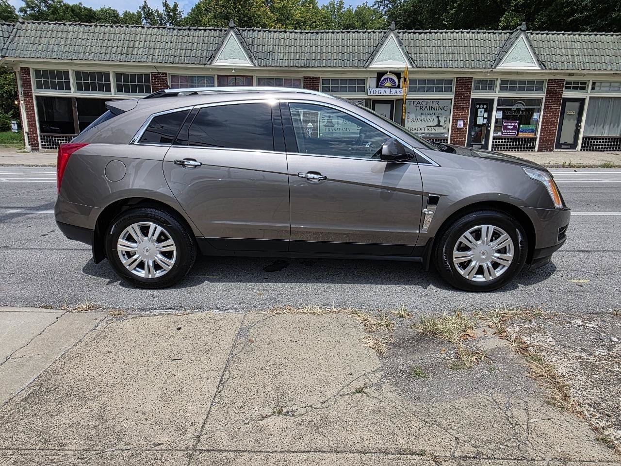 Used 2011 Cadillac SRX Luxury FWD image 6