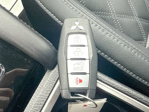 Used 2023 Mitsubishi Outlander SEL image 50