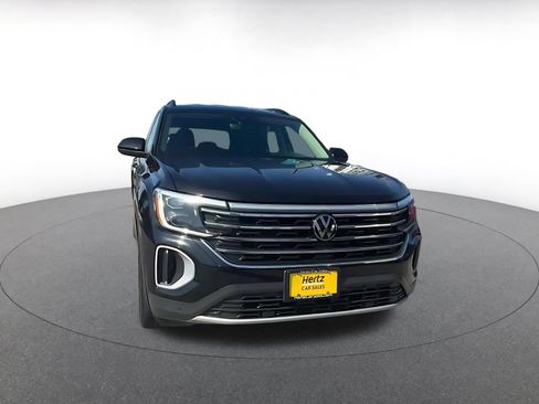 Used 2024 Volkswagen Atlas SE AWD/4WD image 3