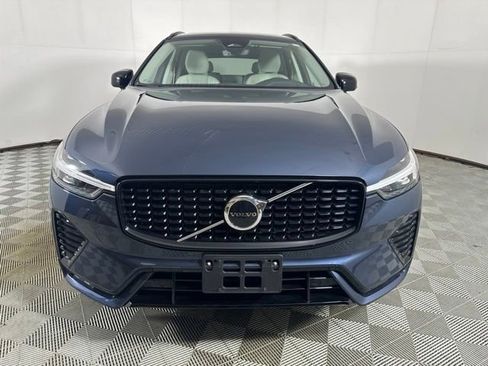 Used 2025 Volvo XC60 B5 Core AWD/4WD image 7