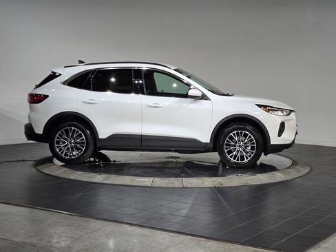 New 2026 Ford Escape SE FWD image 5