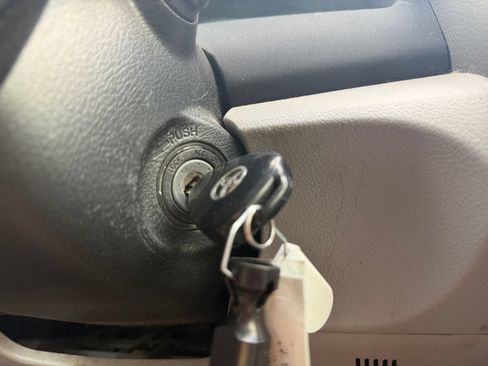 Used 2008 Toyota Camry SE FWD image 31
