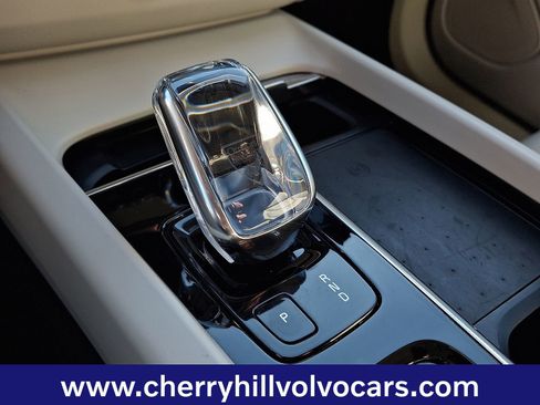 Certified 2022 Volvo XC60 B6 Inscription w/ Advanced Package image 16