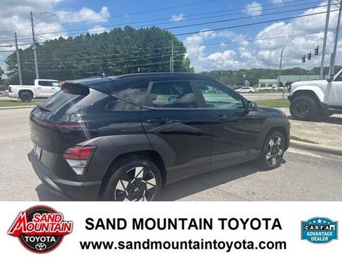 Used 2025 Hyundai Kona SEL FWD image 3