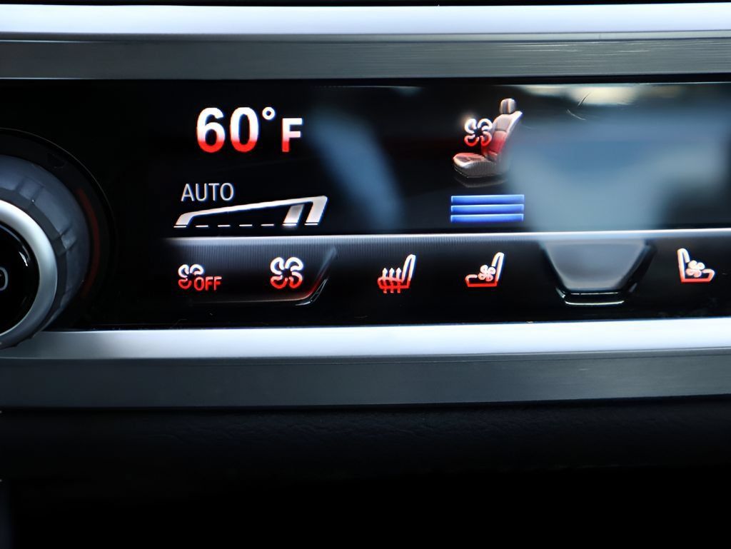Used 2022 BMW 740i xDrive w/ Premium Package AWD/4WD image 27