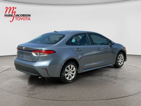 Used 2024 Toyota Corolla LE FWD image 5