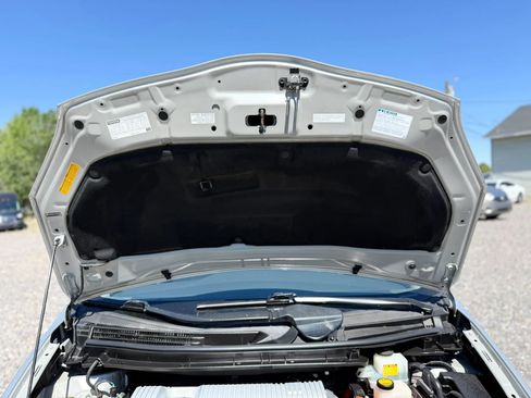 Used 2010 Toyota Prius One FWD image 3