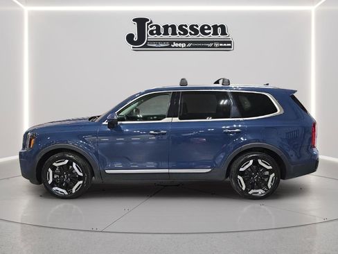 Used 2025 Kia Telluride S image 2