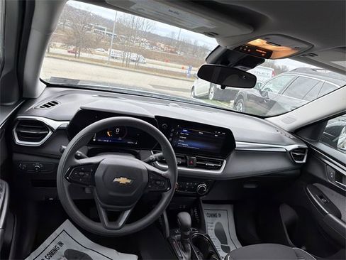 Used 2025 Chevrolet TrailBlazer LT image 13