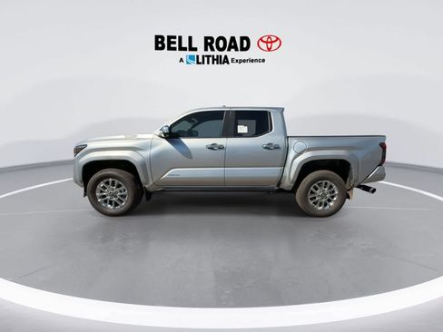 Used 2025 Toyota Tacoma Limited image 5