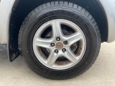 Used 2003 Toyota RAV4 2WD image 26