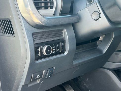 Used 2025 Ford F350 Platinum AWD/4WD image 29