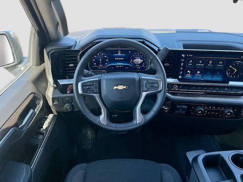 Used 2025 Chevrolet Silverado 1500 LT AWD/4WD image 21
