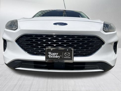 Used 2021 Ford Escape SE w/ Cold Weather Package AWD/4WD image 2
