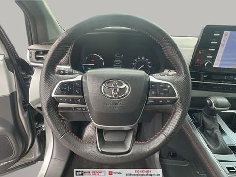 Used 2024 Toyota Sienna XSE image 17