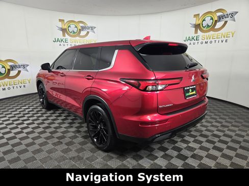 Used 2024 Mitsubishi Outlander SE Black Edition image 6