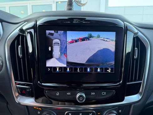 Used 2021 Chevrolet Traverse High Country AWD/4WD image 13