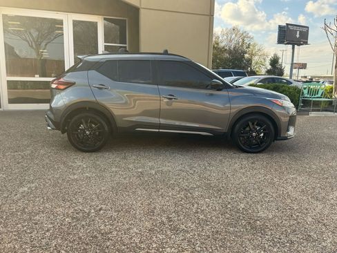 Used 2021 Nissan Kicks SR w/ SR Premium Package image 5