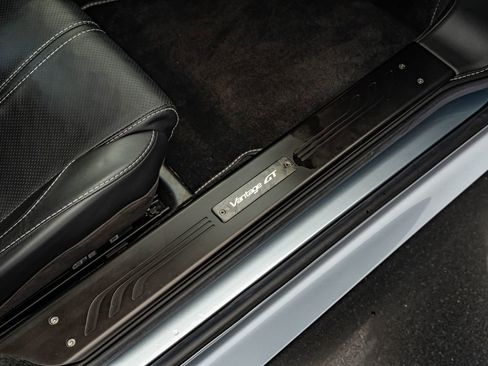Used 2015 Aston Martin V8 Vantage GT RWD image 40