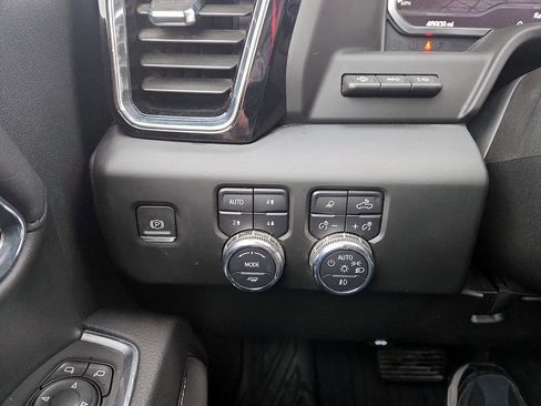 Used 2024 GMC Sierra 2500 Denali w/ Denali Reserve Package AWD/4WD image 20