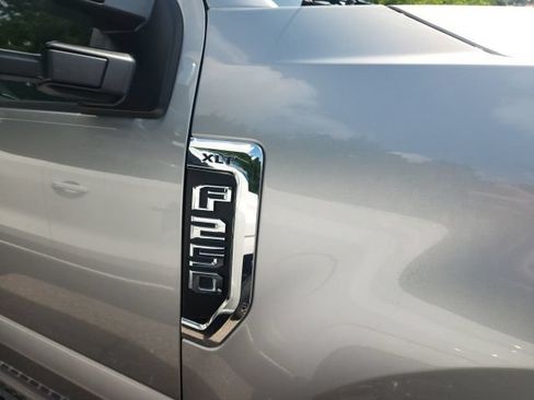 Used 2020 Ford F250 XLT w/ XLT Premium Package AWD/4WD image 4