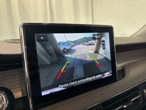 Used 2020 Lincoln Corsair Standard w/ Equipment Group 101A image 12