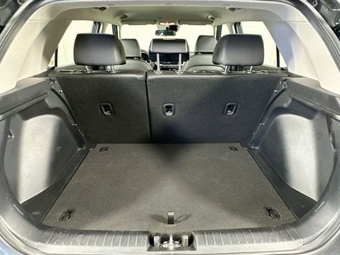 Used 2025 Hyundai Venue Limited FWD image 28