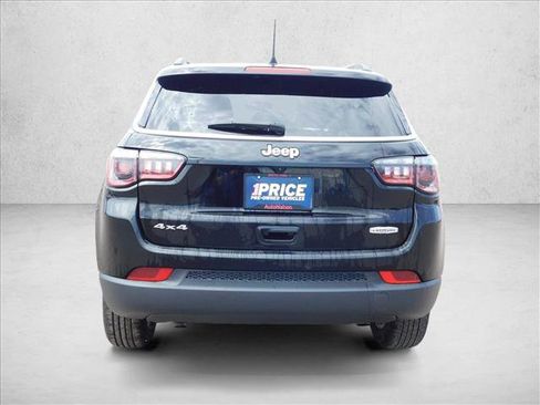 Used 2024 Jeep Compass Latitude AWD/4WD image 12