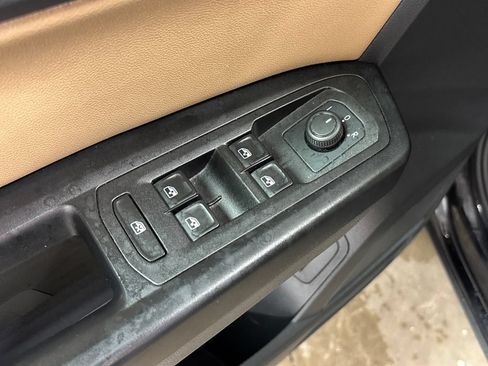 Used 2020 Volkswagen Atlas Cross Sport SE w/ Panoramic Sunroof Package AWD/4WD image 23