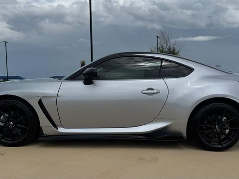 Used 2025 Toyota GR86 Premium RWD image 10