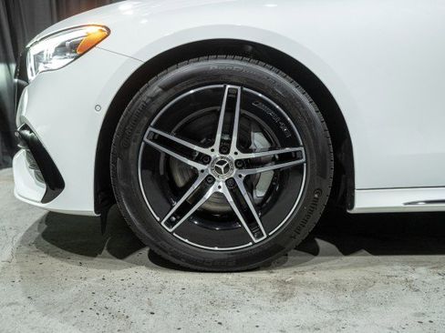 Used 2025 Mercedes-Benz E 350 4MATIC Sedan image 7