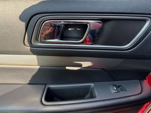 Used 2018 Ford Explorer XLT w/ Equipment Group 202A image 16