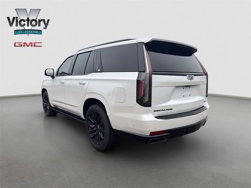 Used 2022 Cadillac Escalade Sport w/ Touring Package image 12