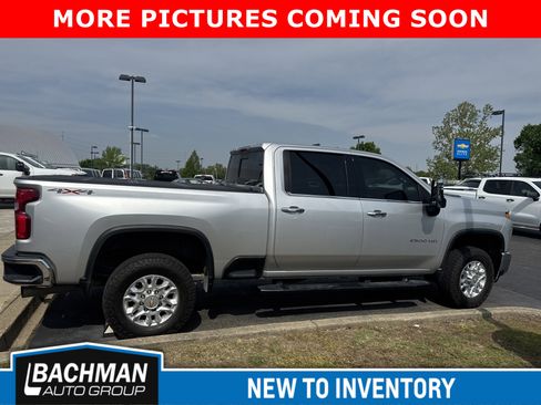 Used 2021 Chevrolet Silverado 2500 LTZ w/ LTZ Convenience Package AWD/4WD image 2