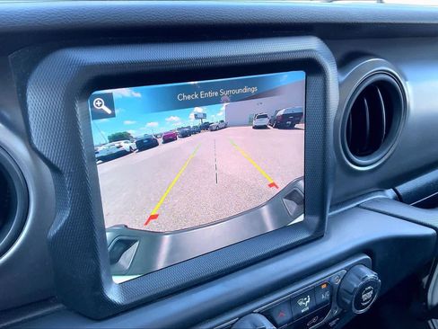 Used 2023 Jeep Gladiator Sport AWD/4WD image 26