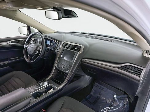 Used 2020 Ford Fusion SE image 16