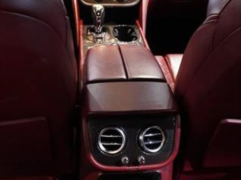Used 2020 Bentley Bentayga AWD/4WD image 21