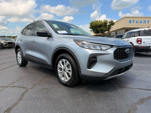 Certified 2023 Ford Escape Active AWD/4WD image 1