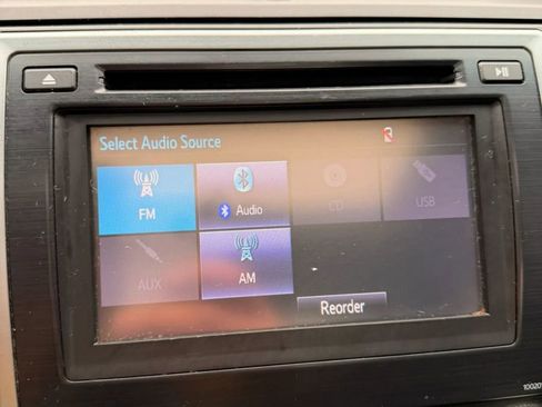 Used 2014 Toyota Camry SE w/ Moonroof Package image 13